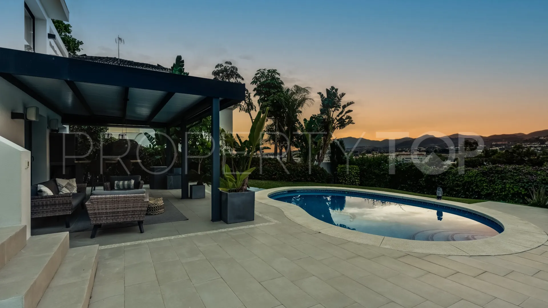 Nueva Andalucia, villa en venta de 4 dormitorios