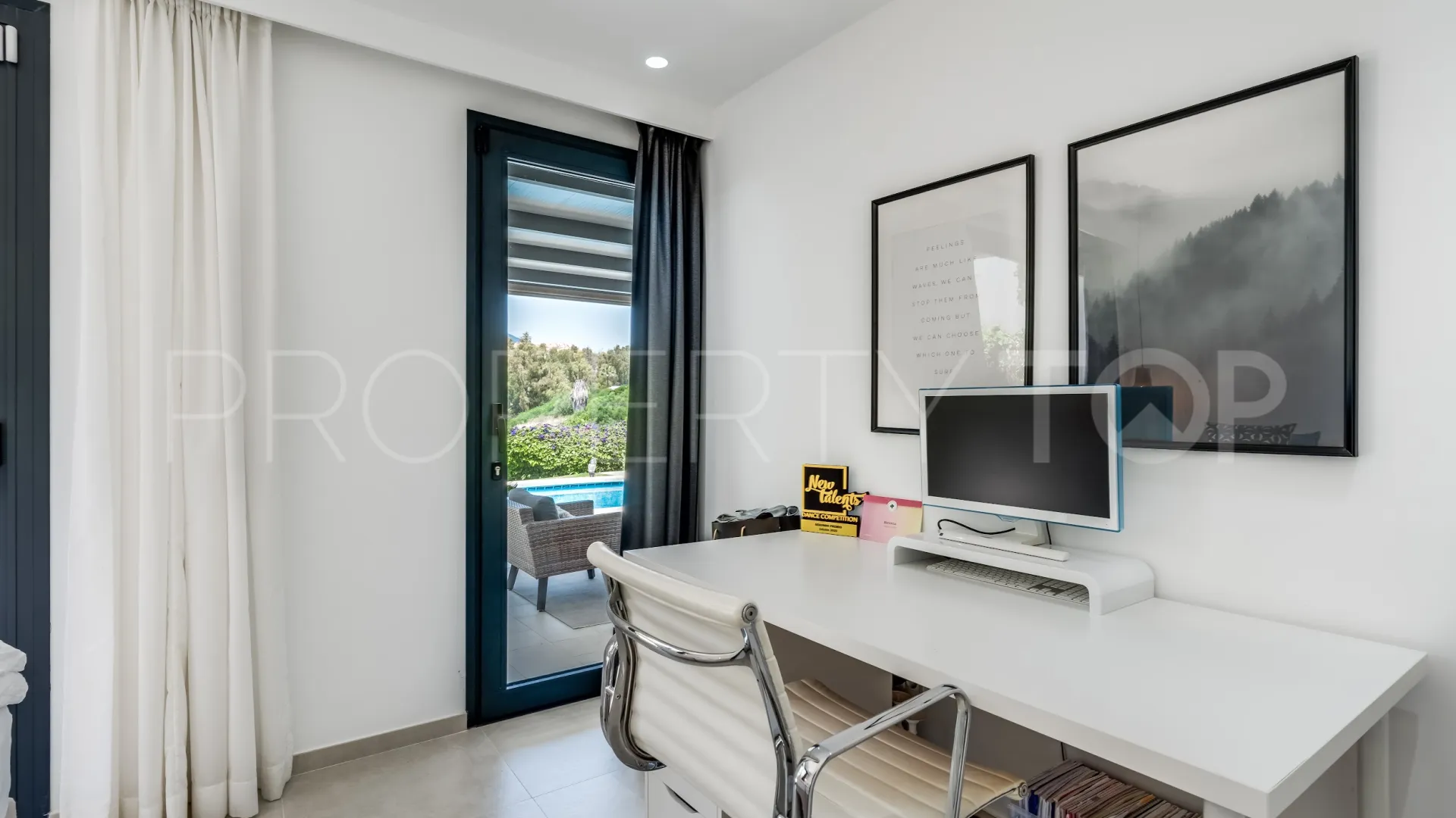 Nueva Andalucia, villa en venta de 4 dormitorios