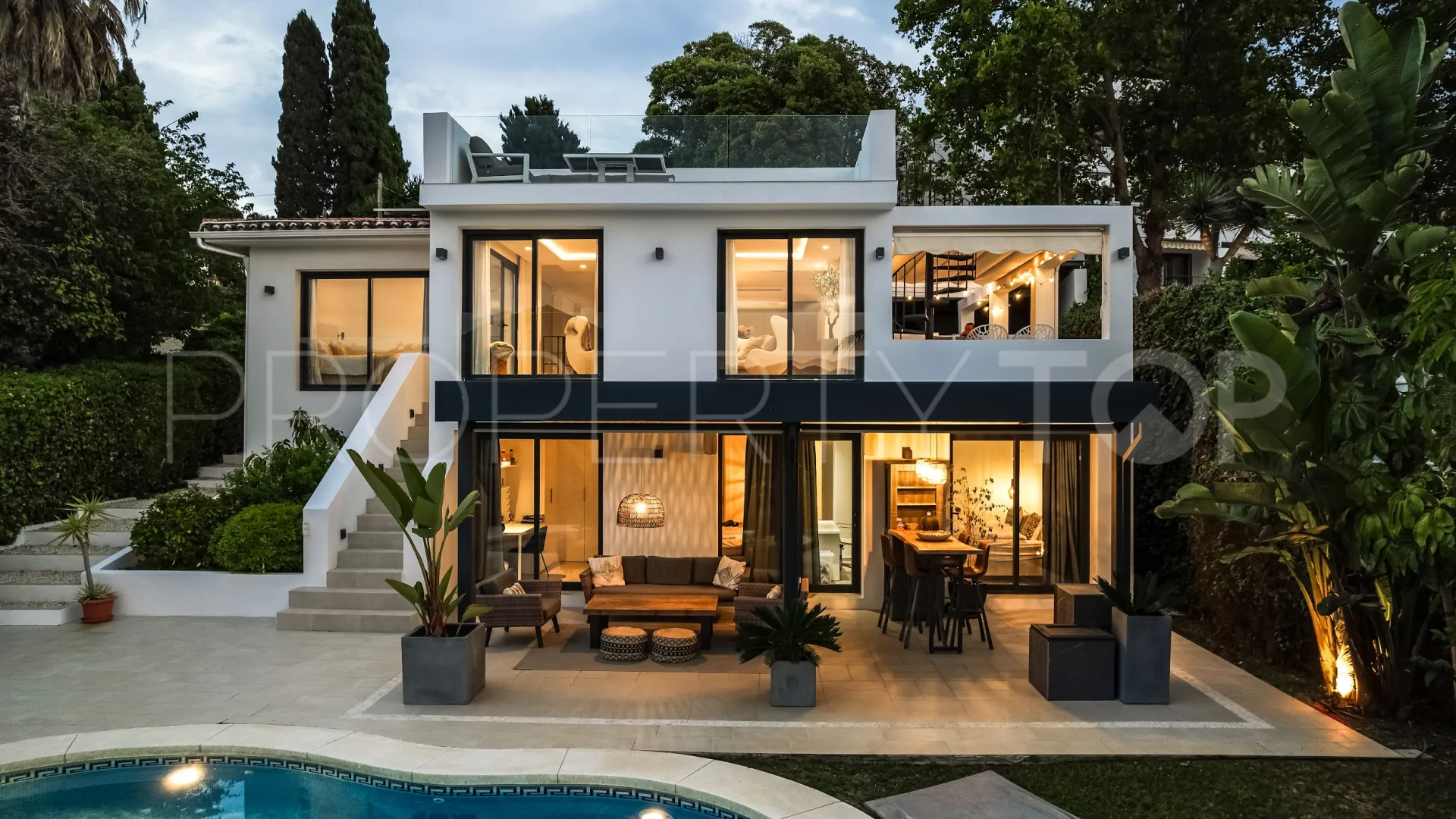 Nueva Andalucia, villa en venta de 4 dormitorios
