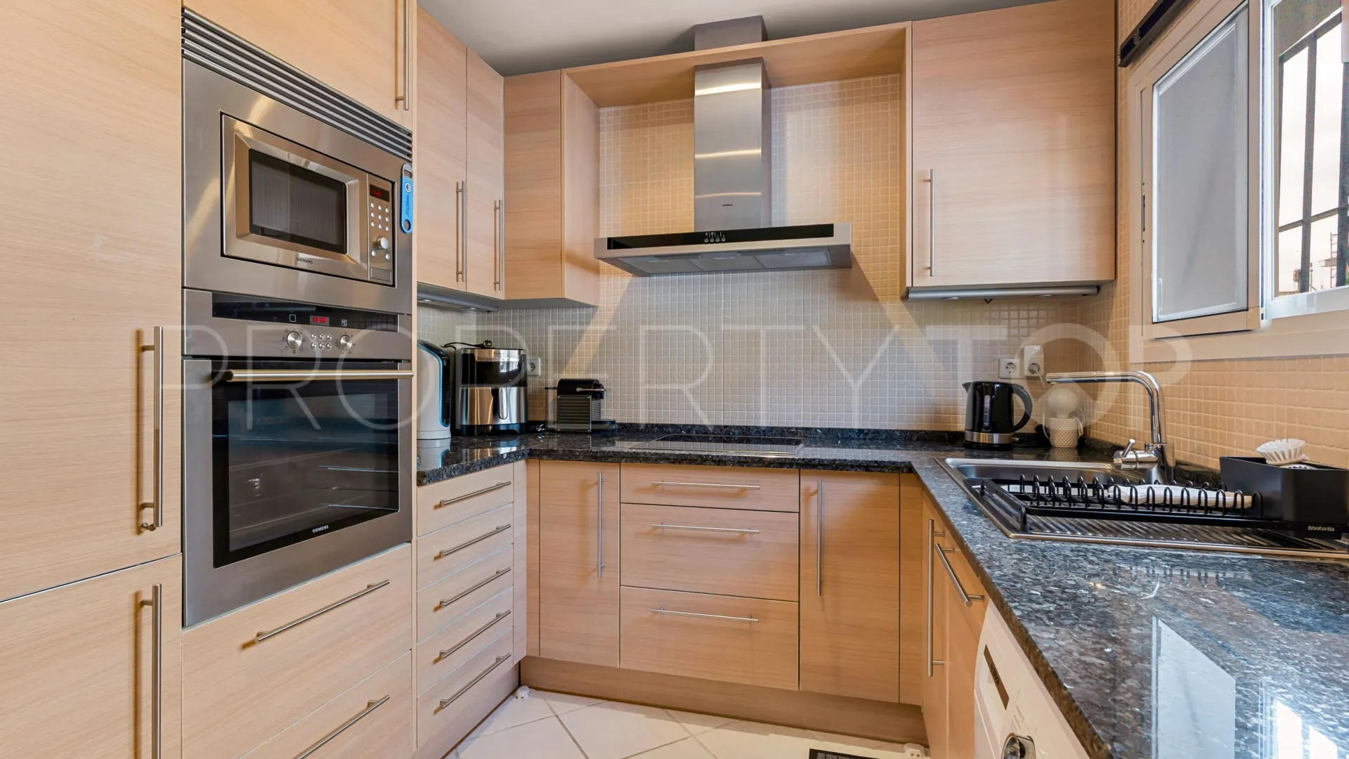3 bedrooms Nueva Andalucia apartment for sale
