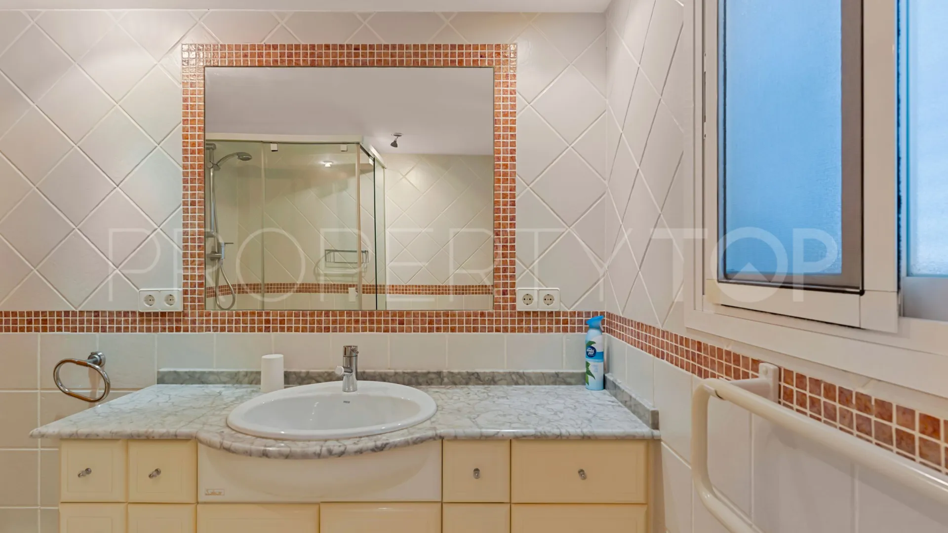 3 bedrooms Nueva Andalucia apartment for sale
