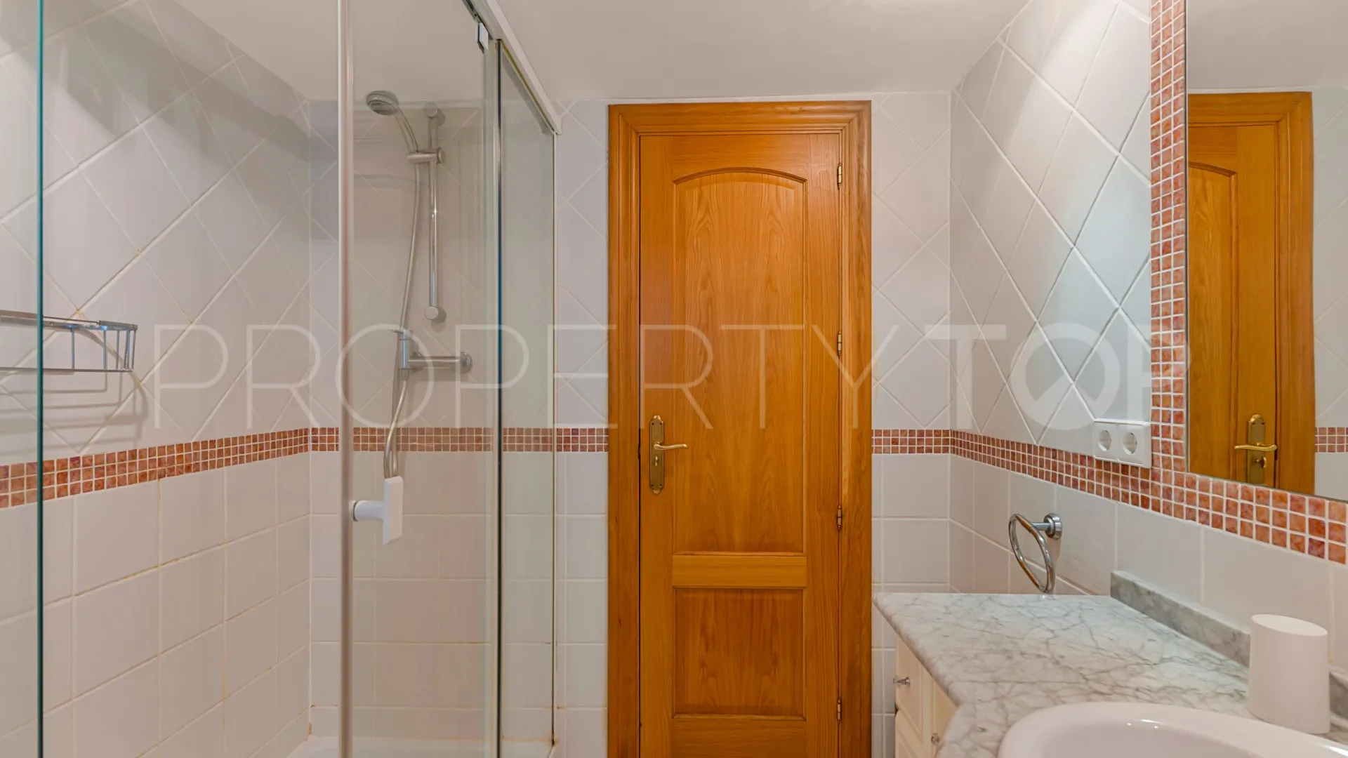 3 bedrooms Nueva Andalucia apartment for sale