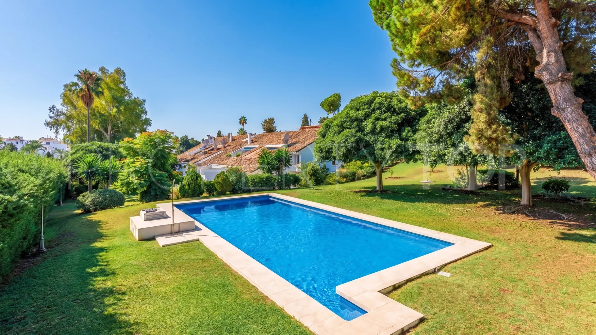 3 bedrooms Nueva Andalucia apartment for sale