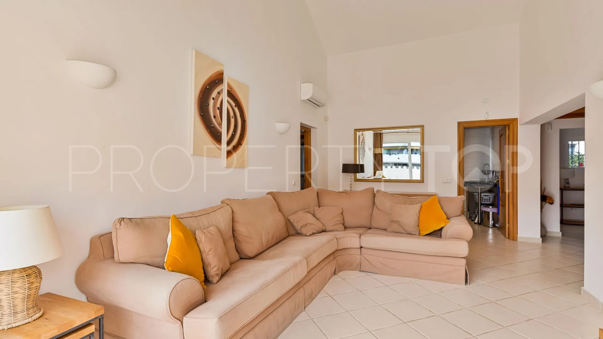 3 bedrooms Nueva Andalucia apartment for sale