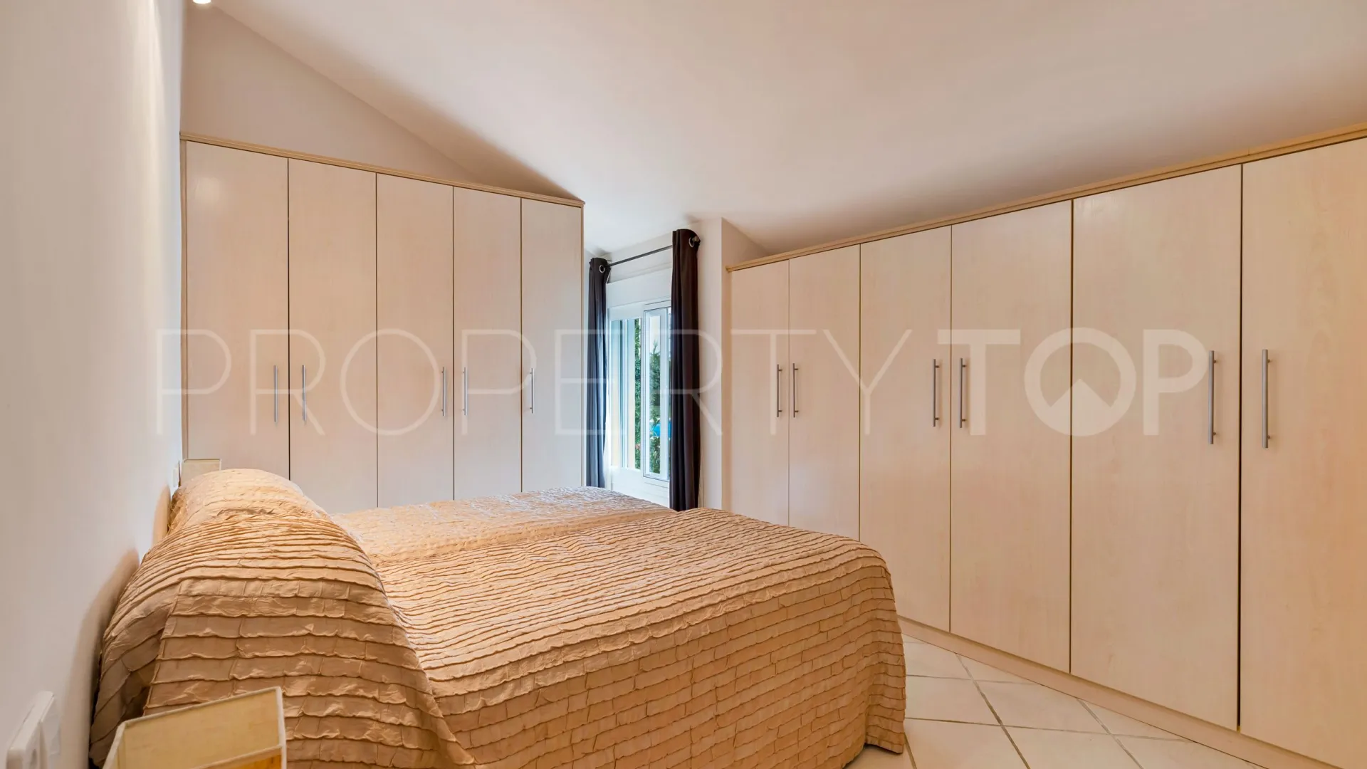 3 bedrooms Nueva Andalucia apartment for sale