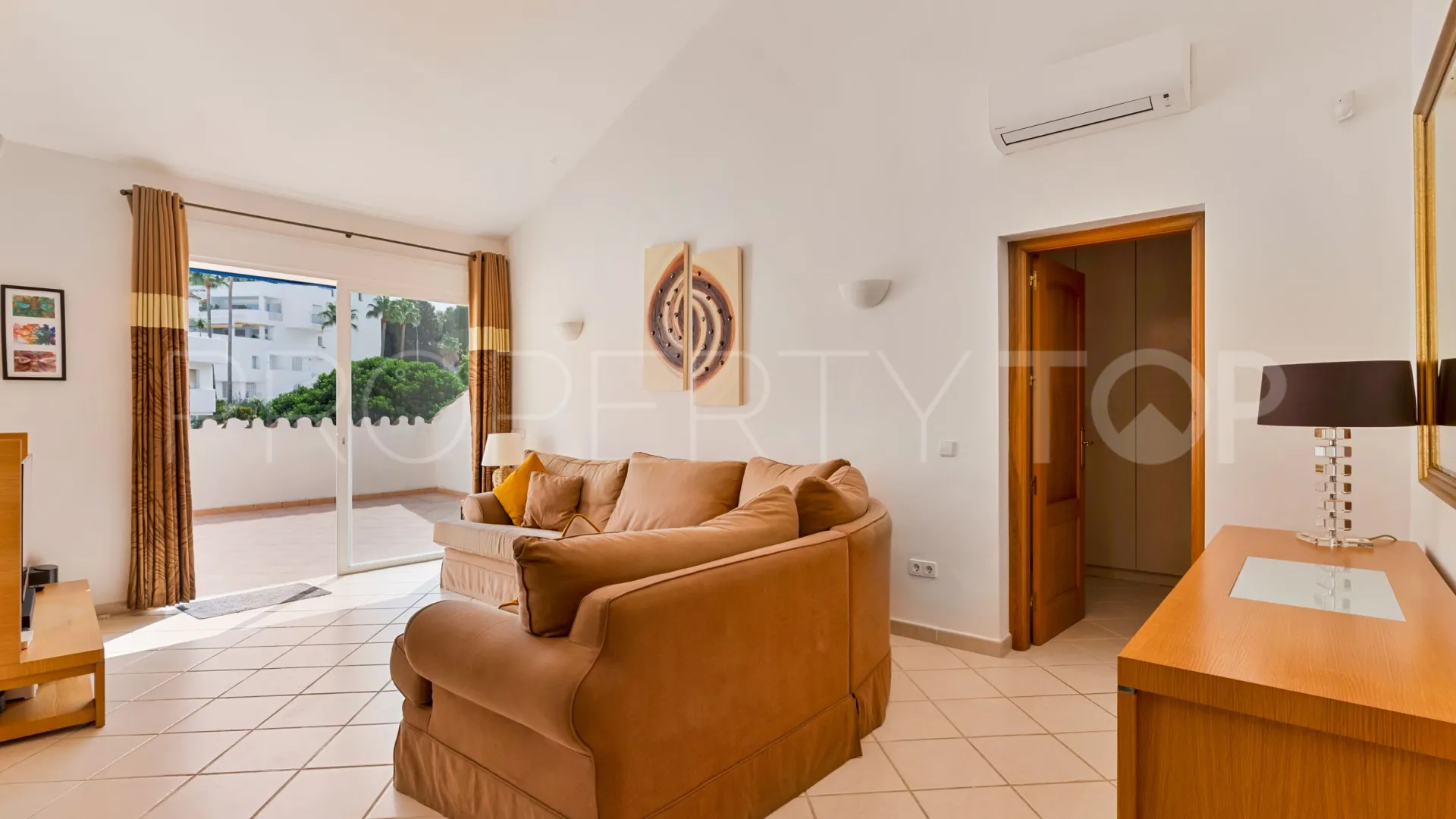 3 bedrooms Nueva Andalucia apartment for sale