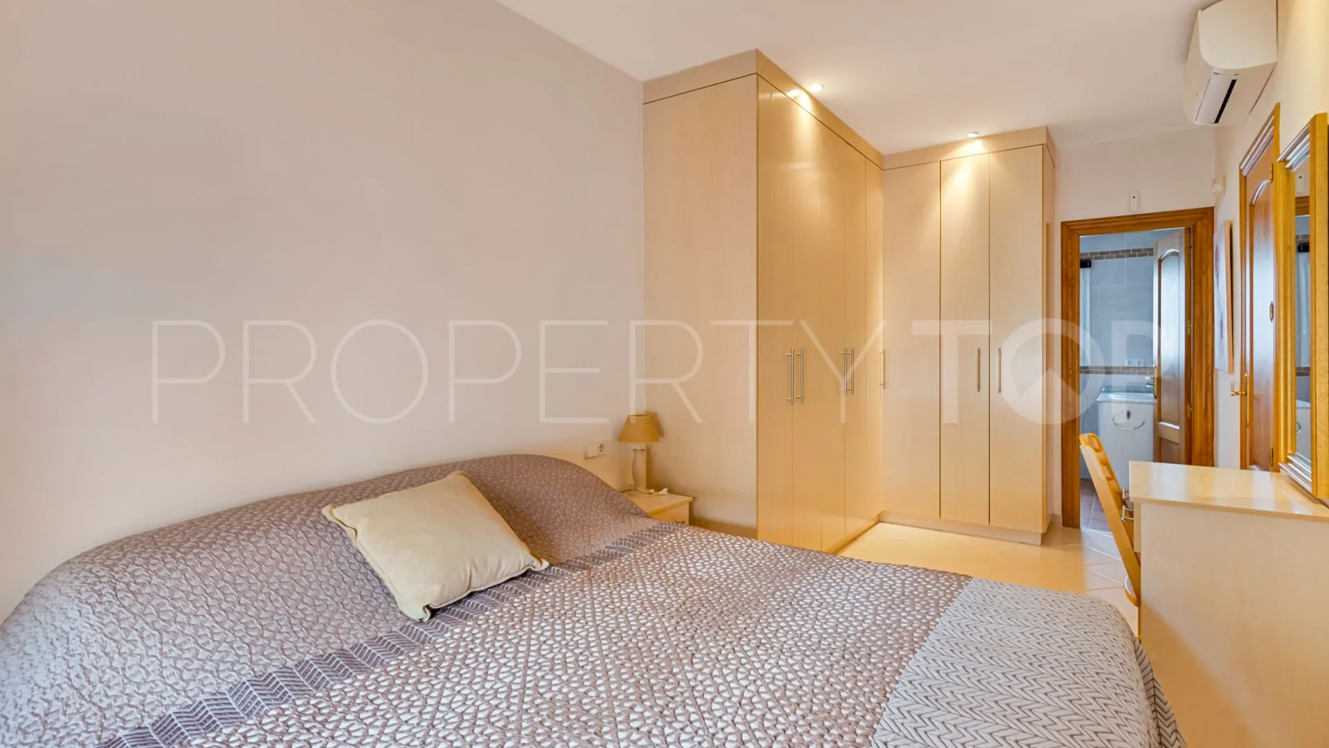 3 bedrooms Nueva Andalucia apartment for sale