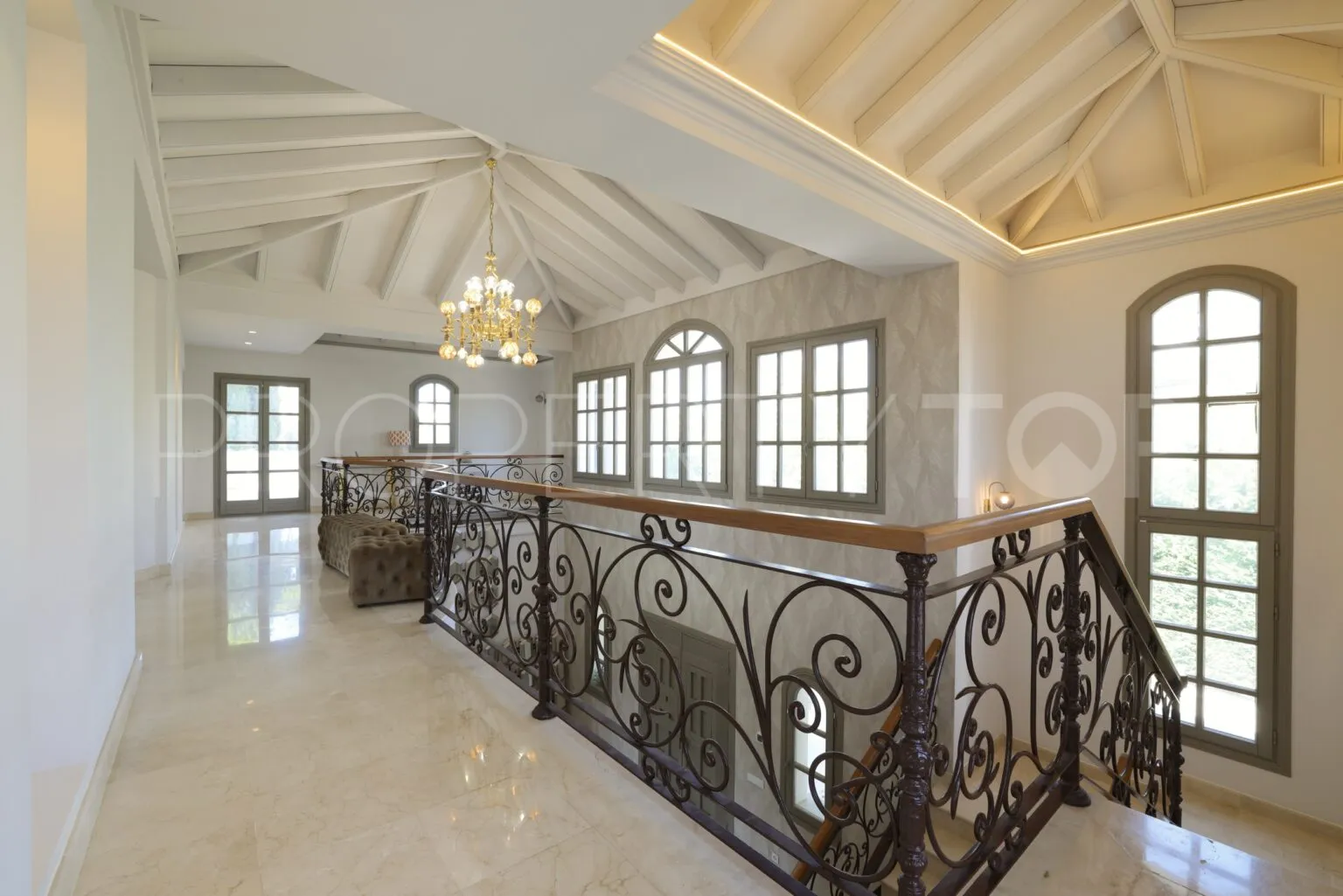 Villa en venta con 6 dormitorios en Atalaya de Rio Verde