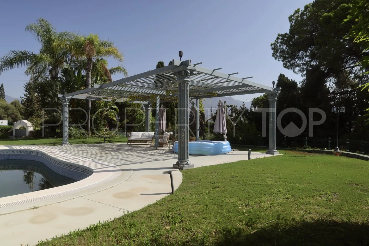 Villa en venta con 6 dormitorios en Atalaya de Rio Verde