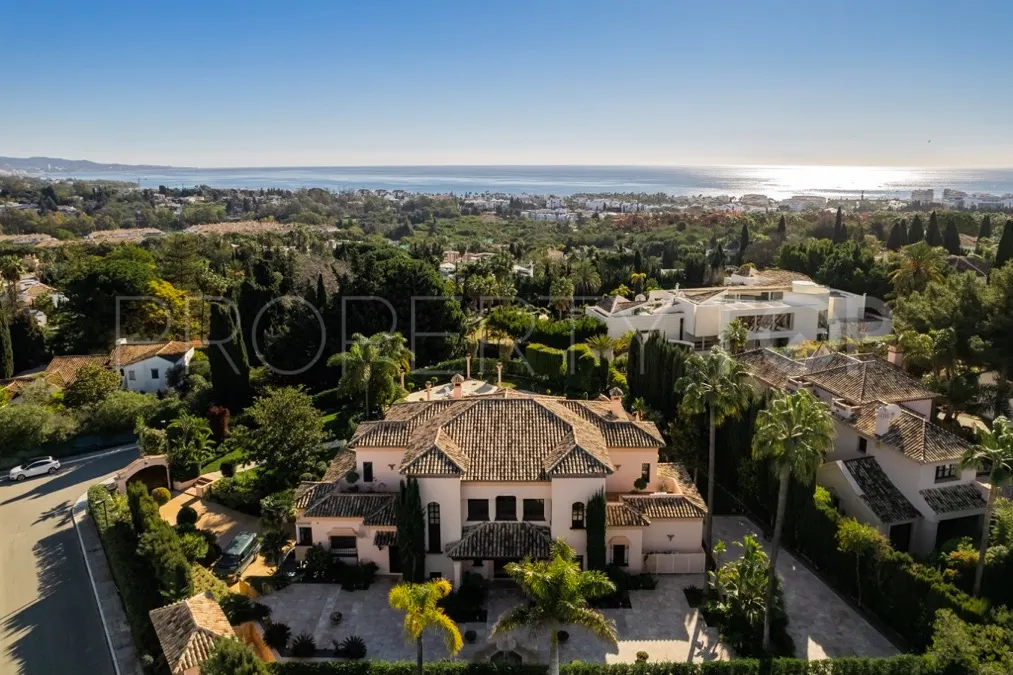 Villa en venta con 6 dormitorios en Atalaya de Rio Verde