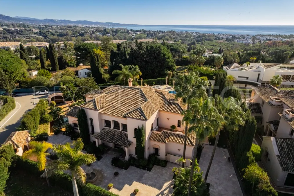 Villa en venta con 6 dormitorios en Atalaya de Rio Verde