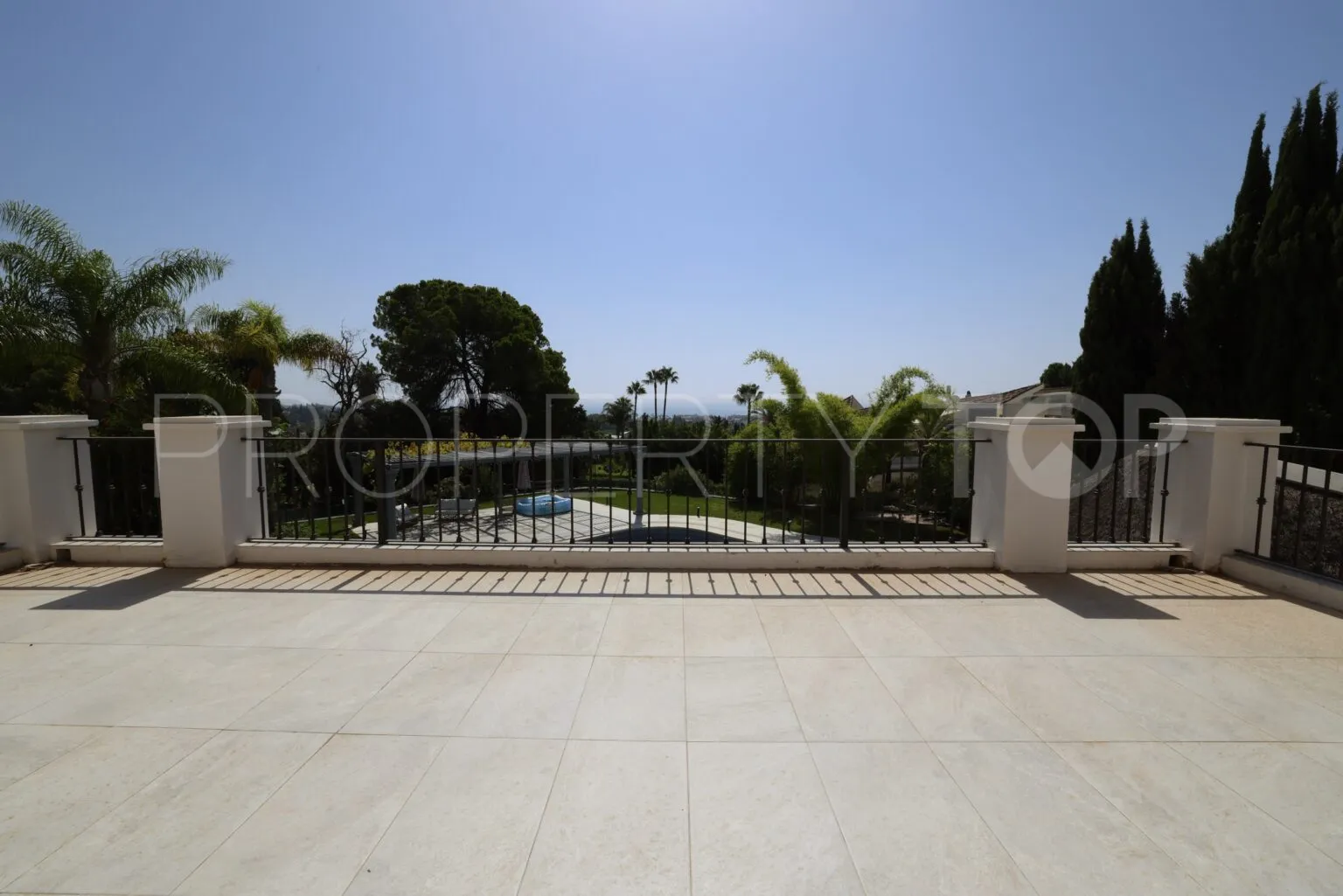Villa en venta con 6 dormitorios en Atalaya de Rio Verde