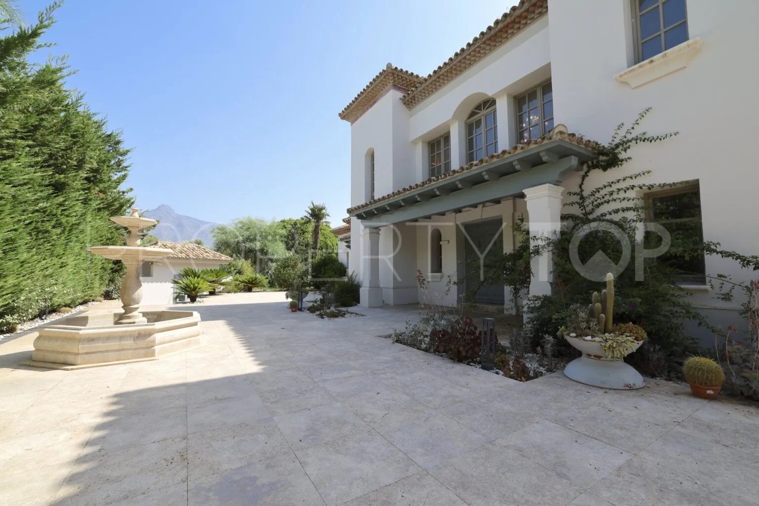 Villa en venta con 6 dormitorios en Atalaya de Rio Verde
