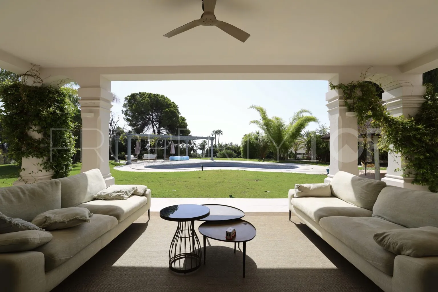 Villa en venta con 6 dormitorios en Atalaya de Rio Verde