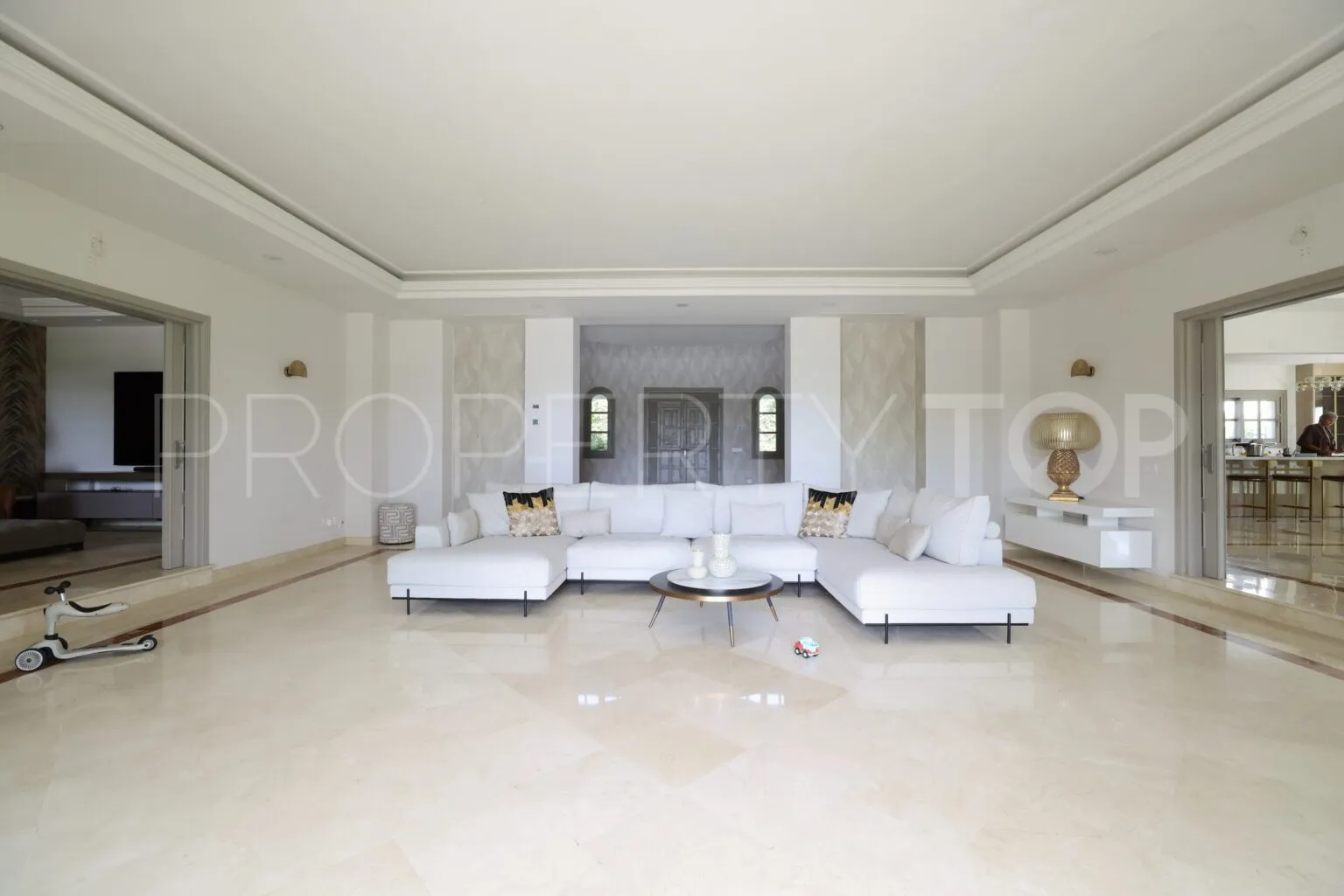Villa en venta con 6 dormitorios en Atalaya de Rio Verde