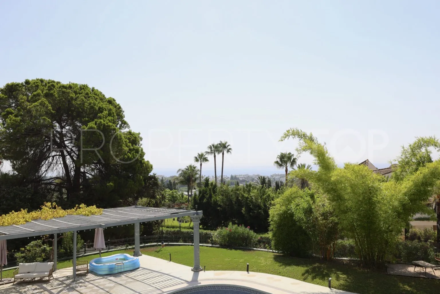 Villa en venta con 6 dormitorios en Atalaya de Rio Verde