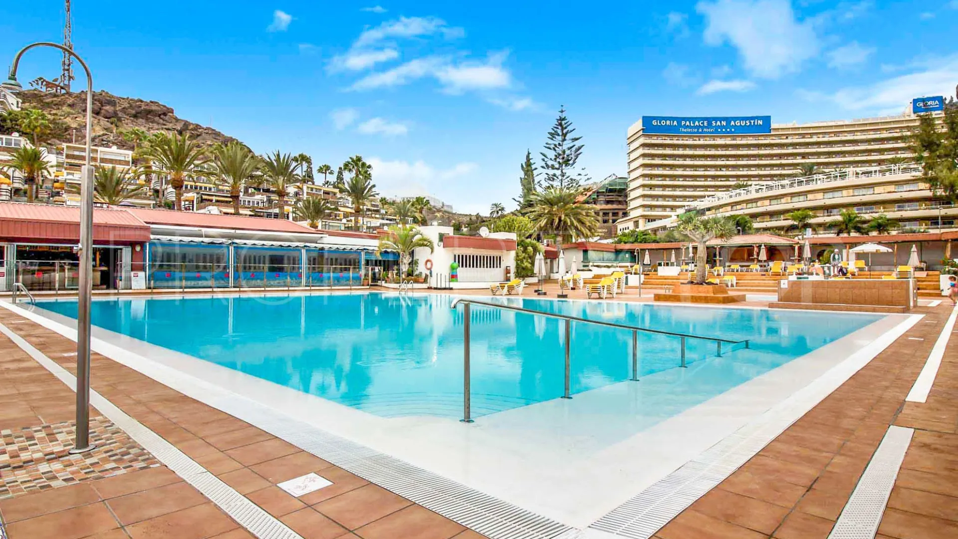 Monte Rojo apartment for sale