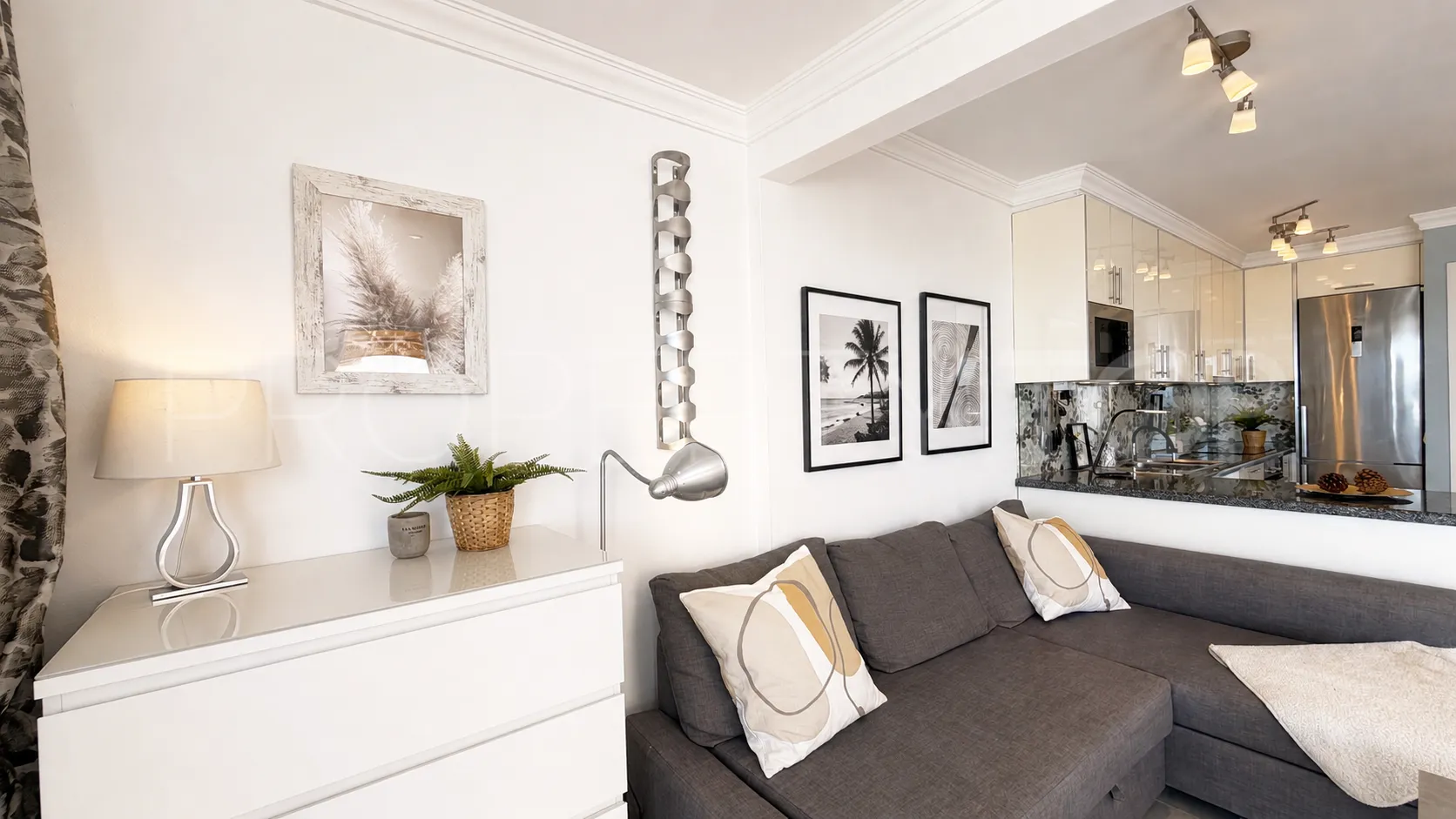Monte Rojo apartment for sale