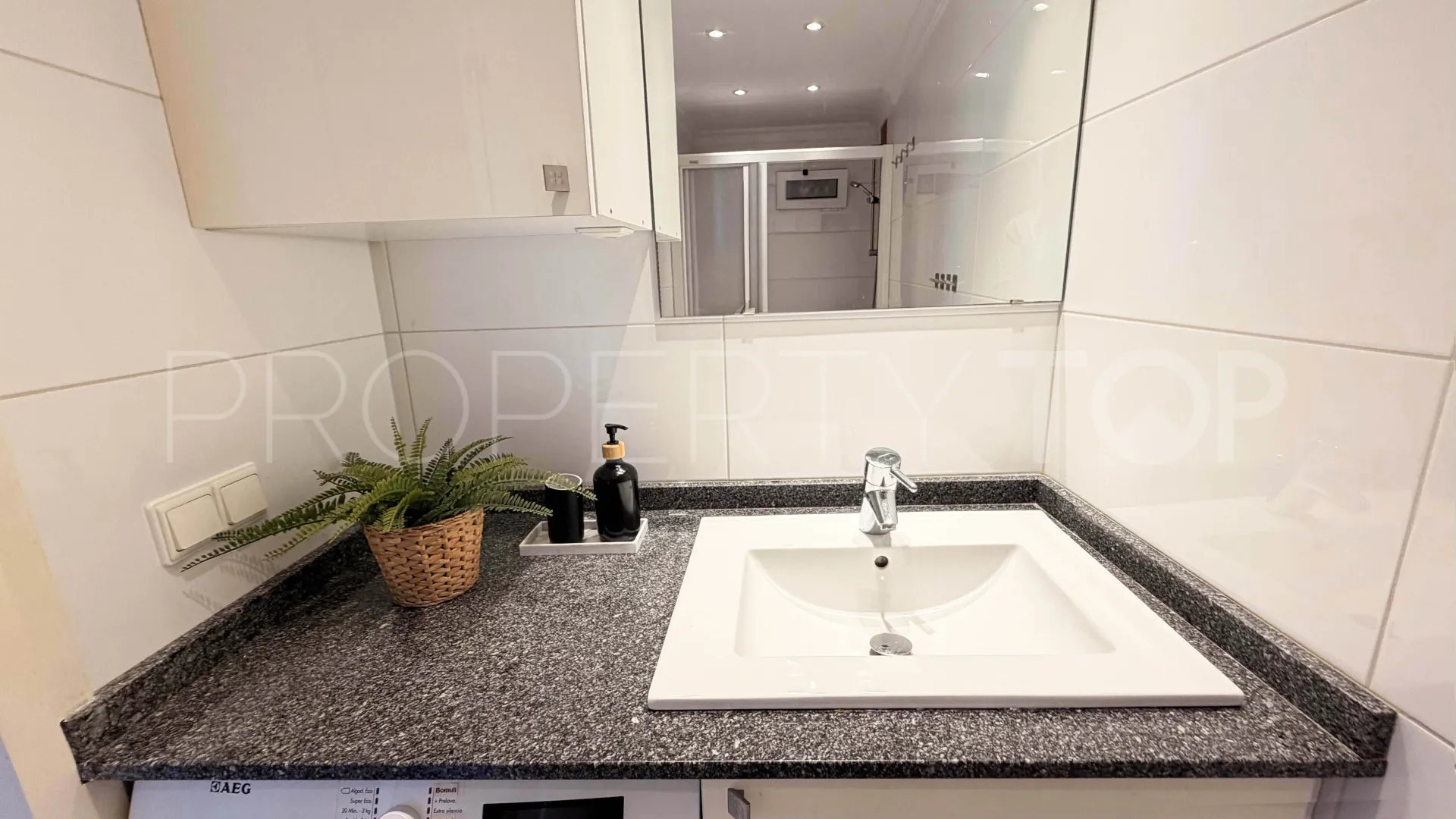 Monte Rojo apartment for sale