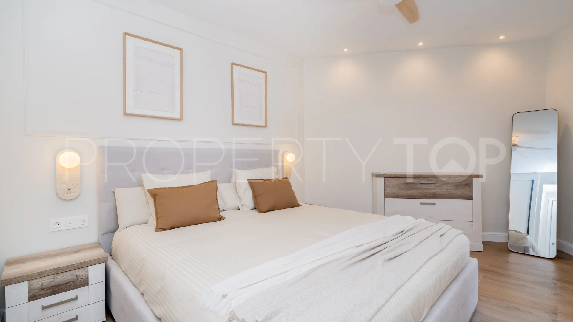 Estepona Centro, apartamento de 3 dormitorios en venta