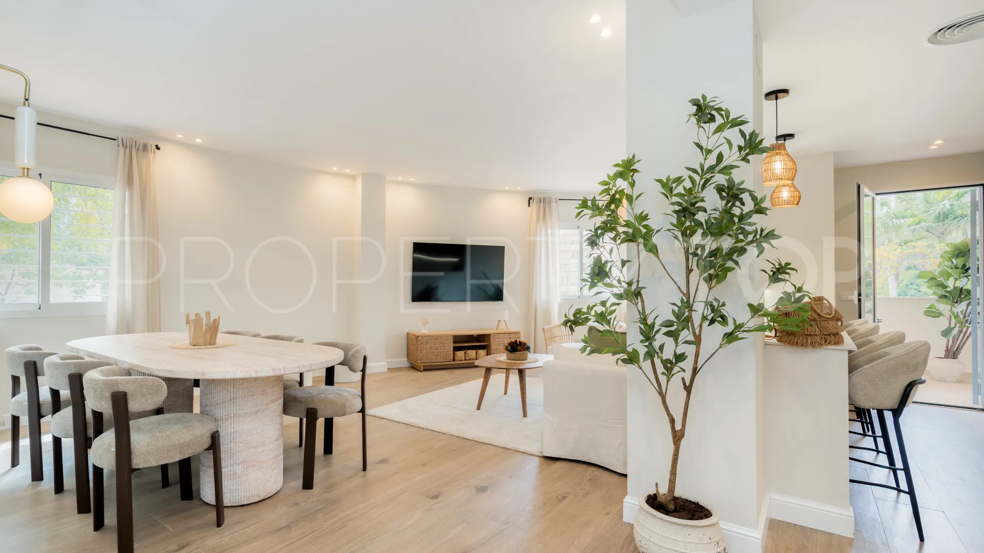 Estepona Centro, apartamento de 3 dormitorios en venta