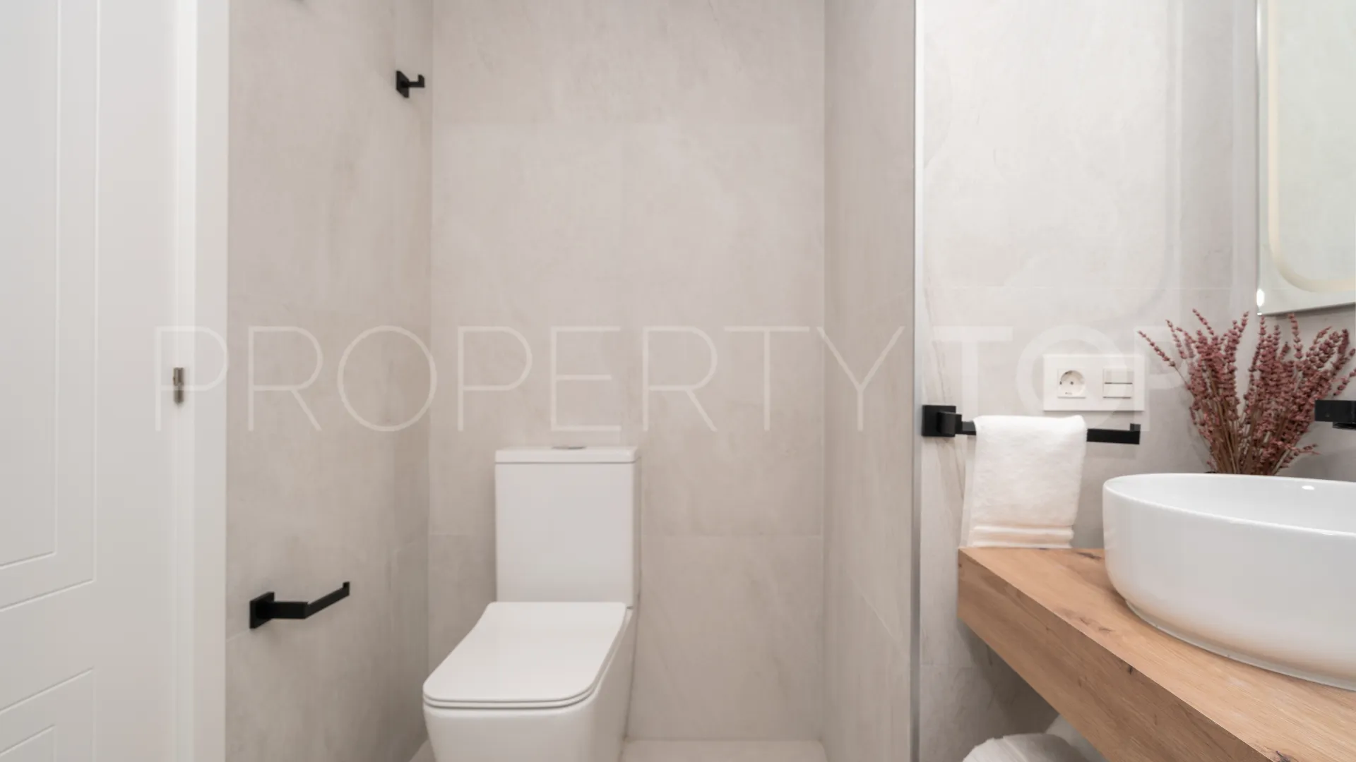 Estepona Centro, apartamento de 3 dormitorios en venta