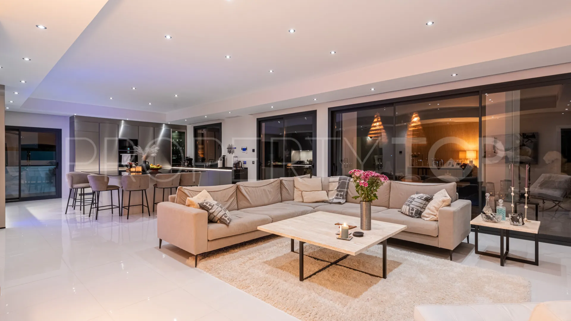 Comprar villa de 4 dormitorios en La Cala Golf Resort