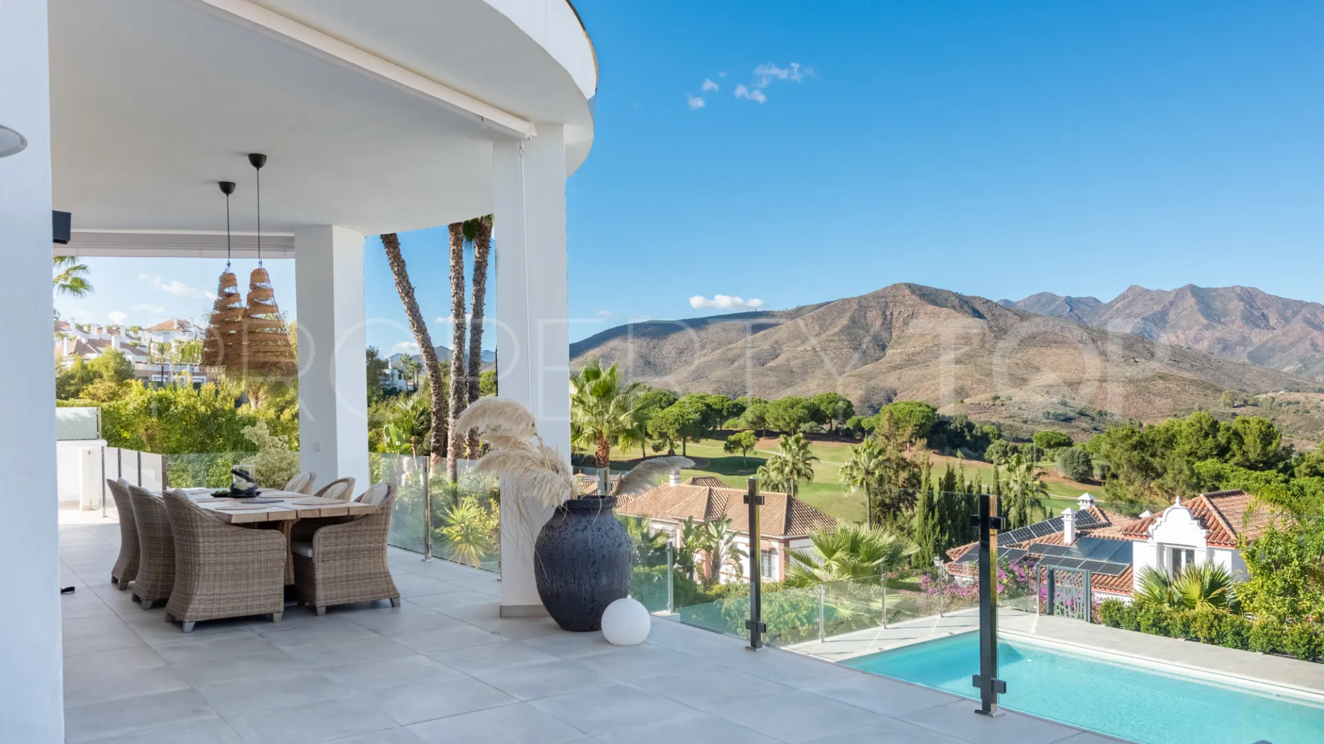 Comprar villa de 4 dormitorios en La Cala Golf Resort