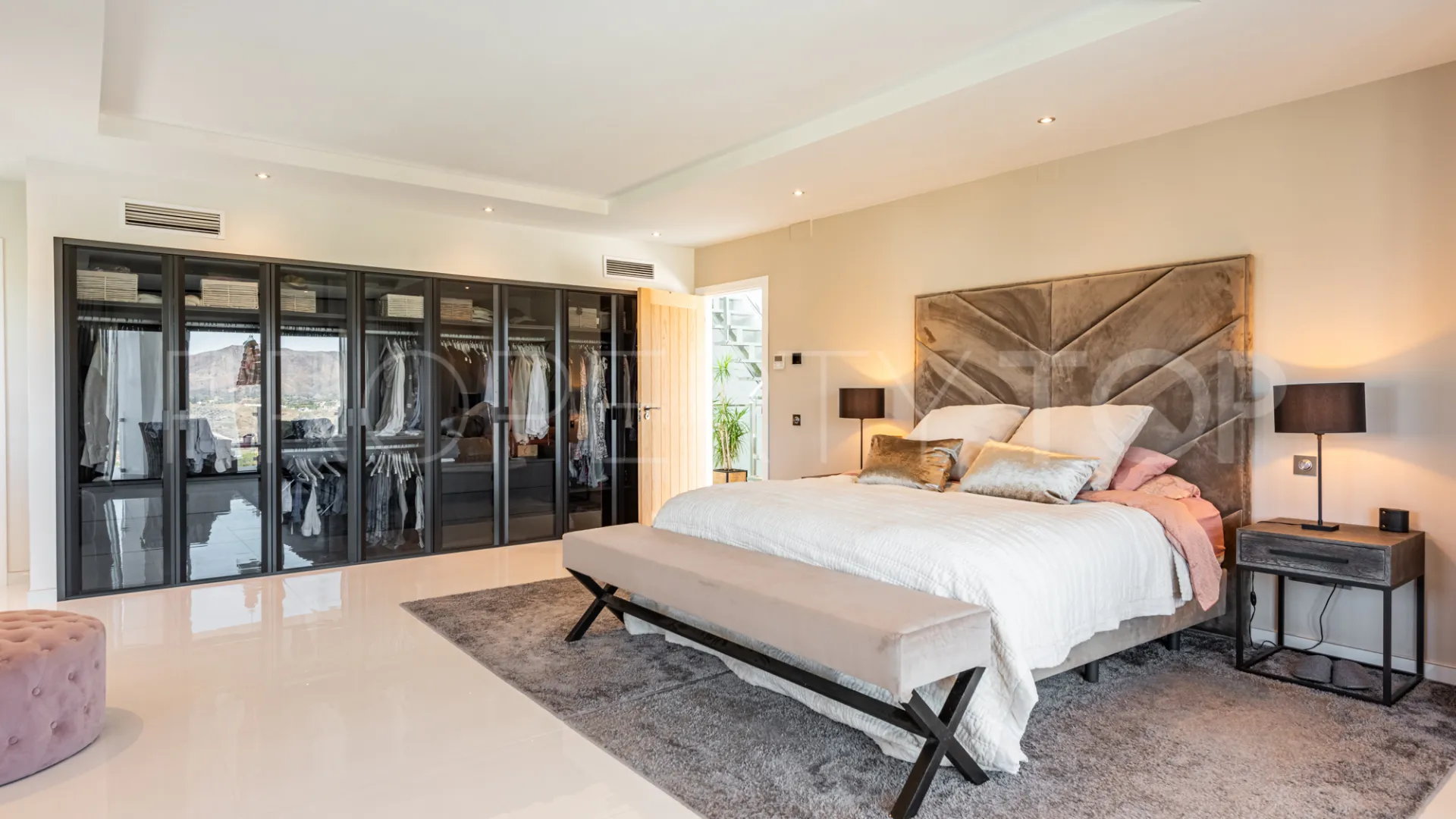 Comprar villa de 4 dormitorios en La Cala Golf Resort