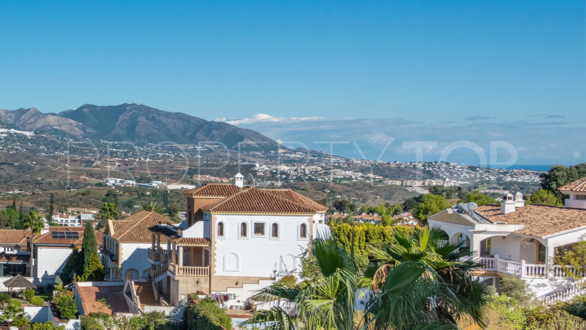 Comprar villa de 4 dormitorios en La Cala Golf Resort