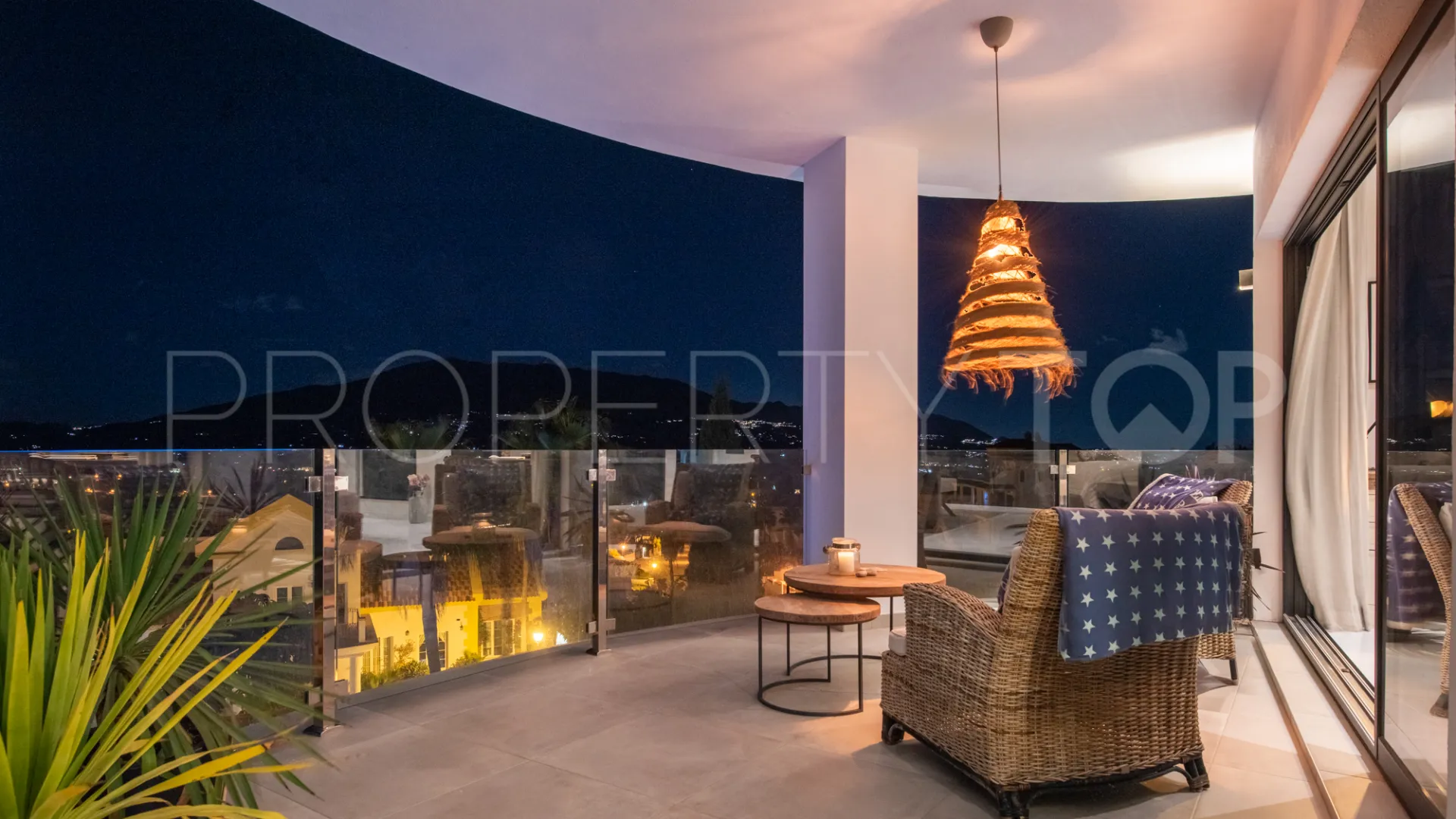 Comprar villa de 4 dormitorios en La Cala Golf Resort