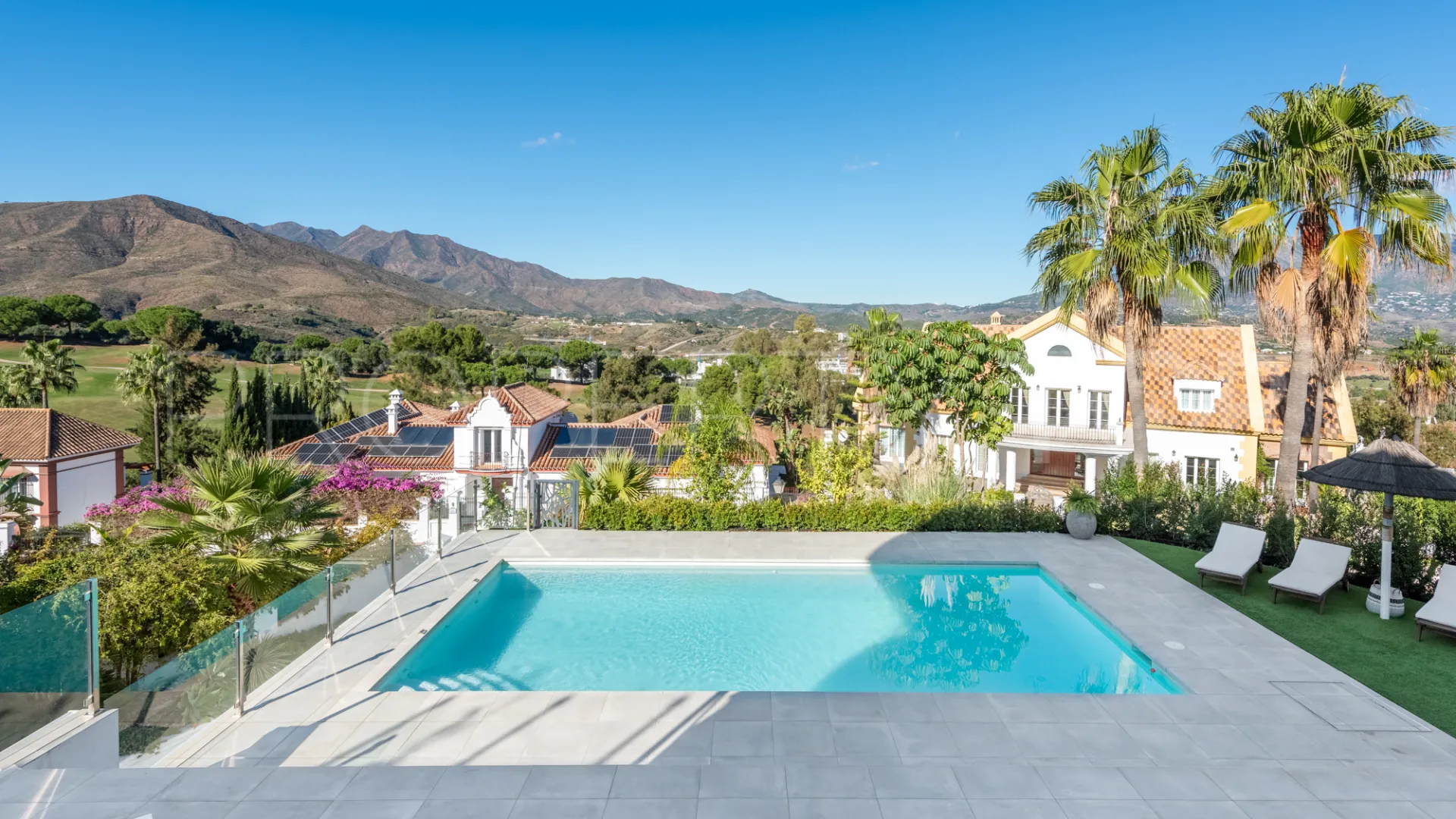 Comprar villa de 4 dormitorios en La Cala Golf Resort