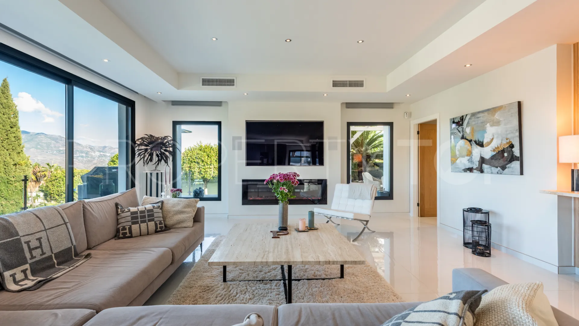 Comprar villa de 4 dormitorios en La Cala Golf Resort