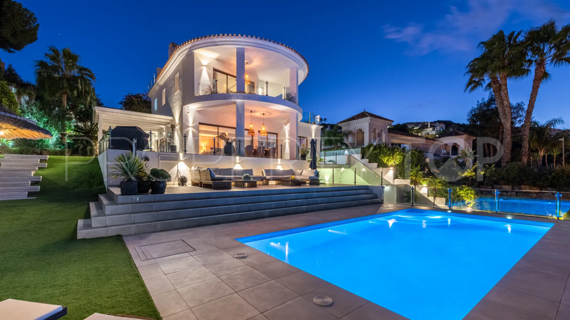 Comprar villa de 4 dormitorios en La Cala Golf Resort