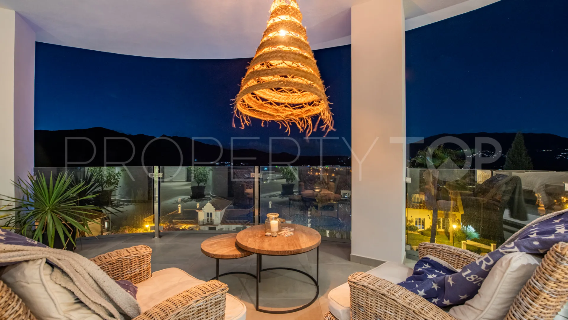 Comprar villa de 4 dormitorios en La Cala Golf Resort