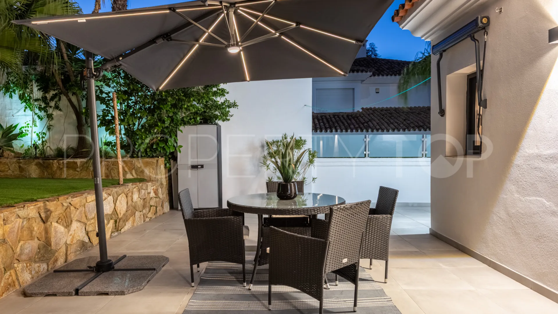 Comprar villa de 4 dormitorios en La Cala Golf Resort