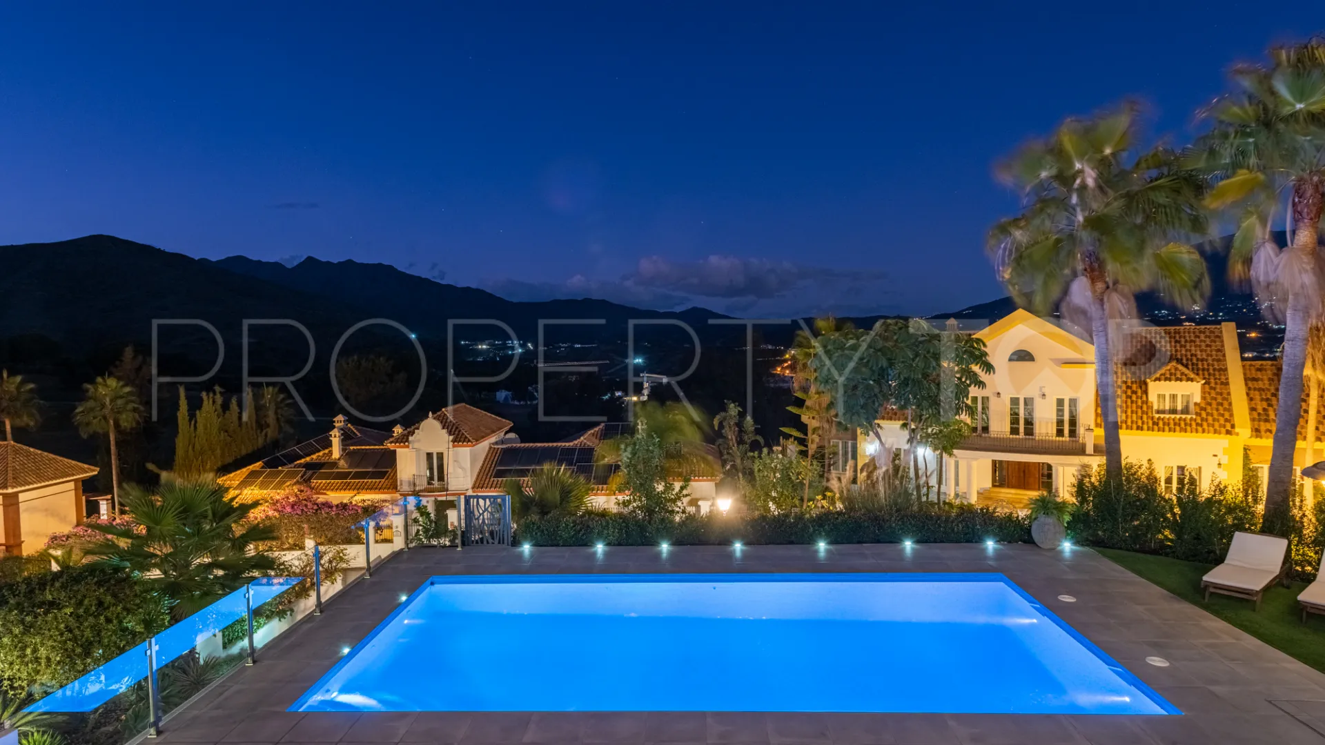 Comprar villa de 4 dormitorios en La Cala Golf Resort