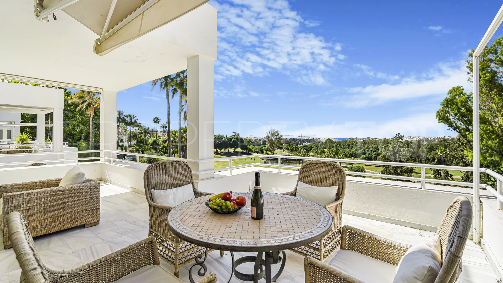 Se vende apartamento en Alcores del Golf