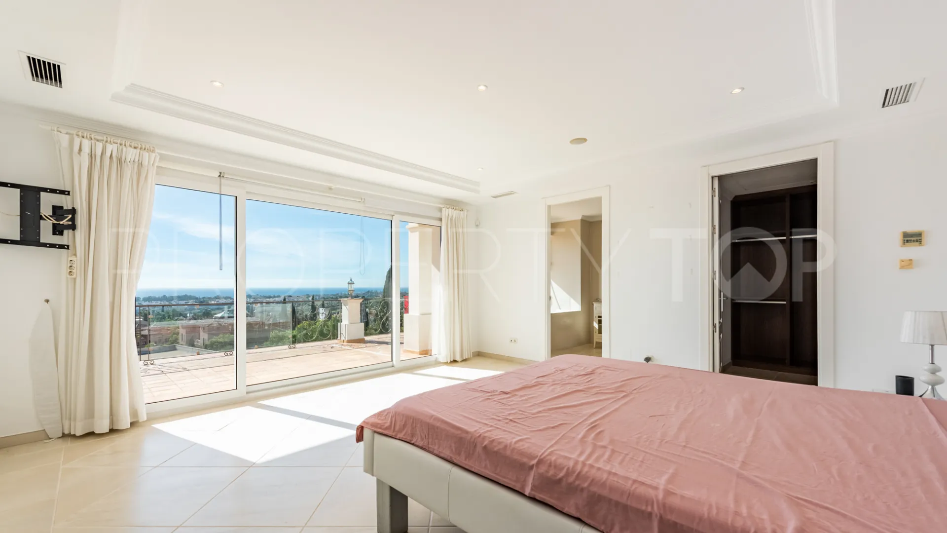 For sale Los Flamingos villa with 7 bedrooms