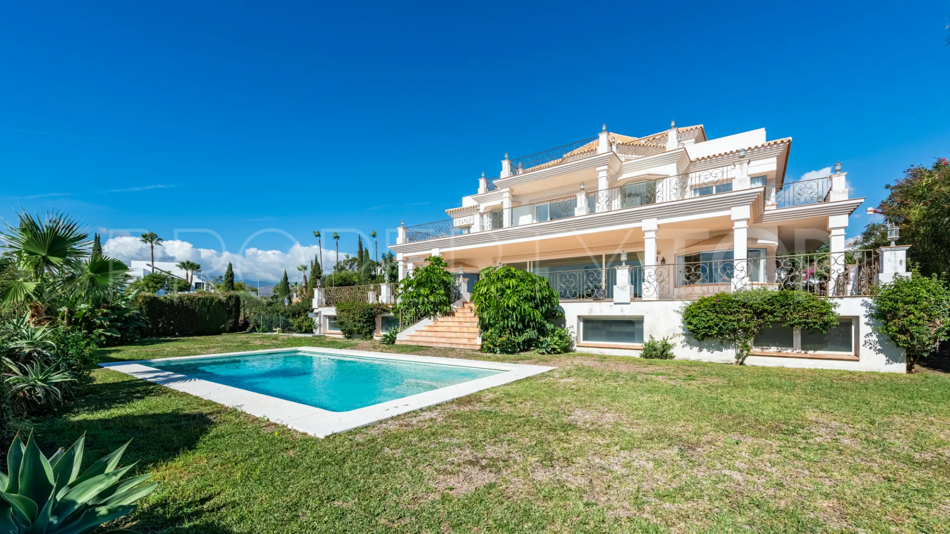 For sale Los Flamingos villa with 7 bedrooms