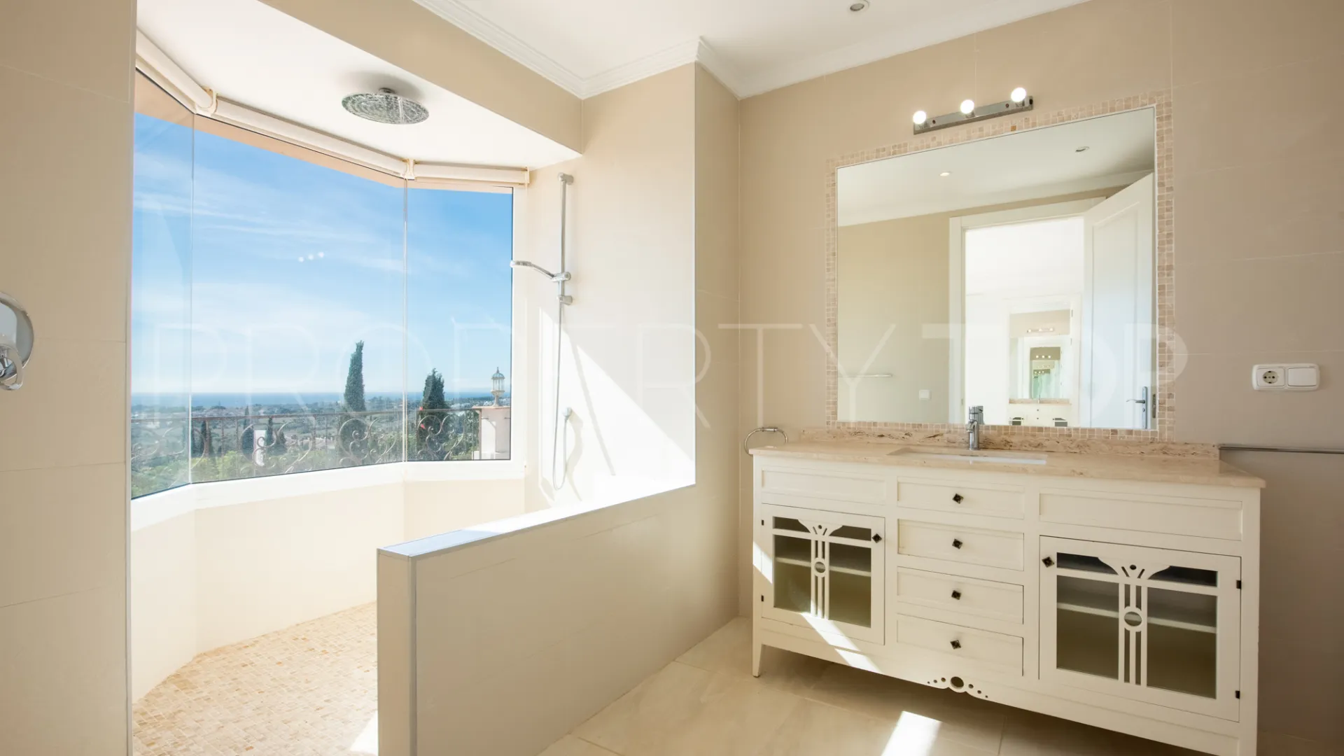 For sale Los Flamingos villa with 7 bedrooms