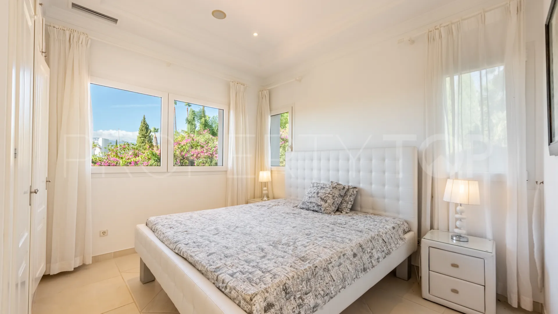 For sale Los Flamingos villa with 7 bedrooms