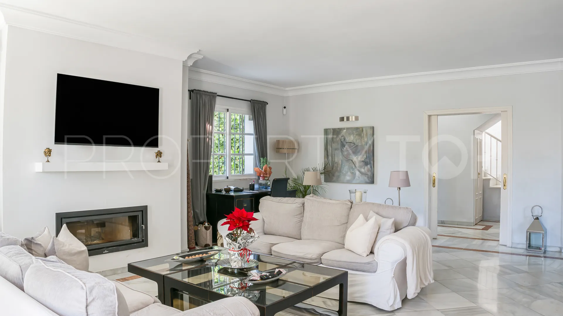 Villa with 5 bedrooms for sale in Nueva Andalucia