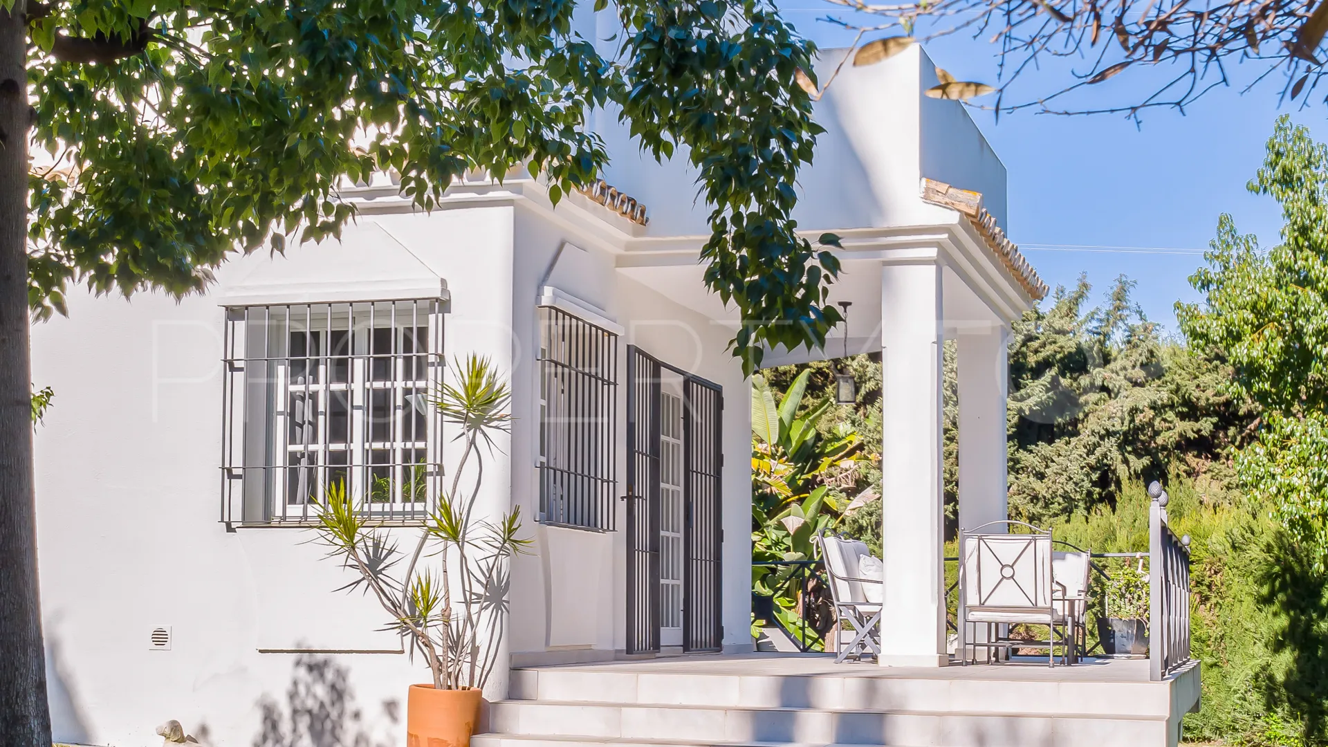 Villa with 5 bedrooms for sale in Nueva Andalucia