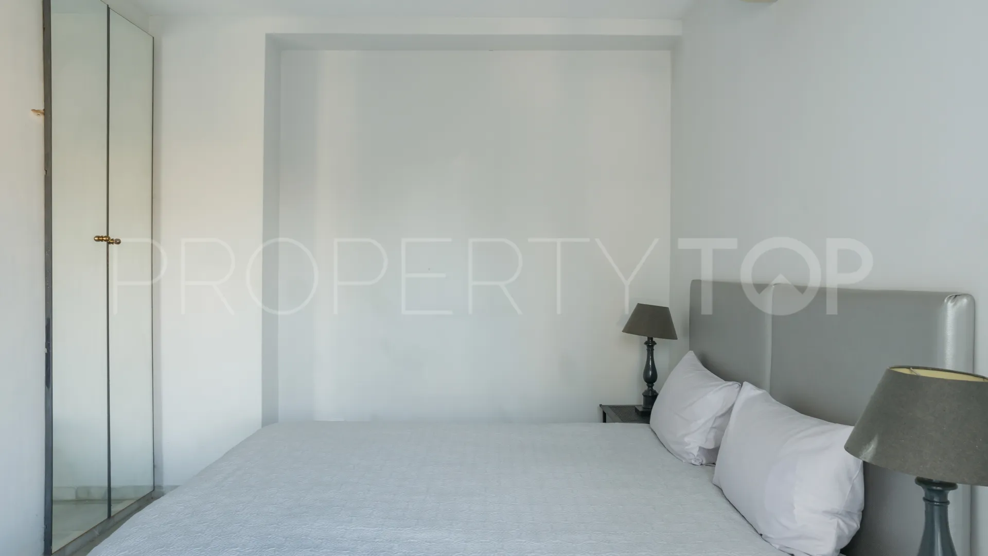 Villa with 5 bedrooms for sale in Nueva Andalucia