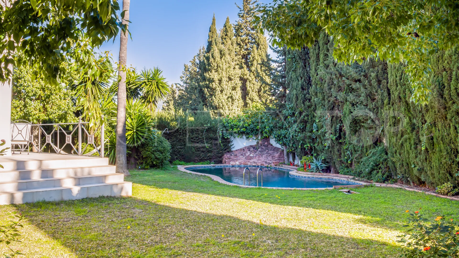 Villa with 5 bedrooms for sale in Nueva Andalucia