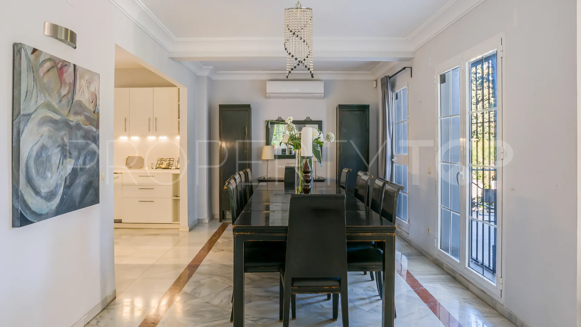 Villa with 5 bedrooms for sale in Nueva Andalucia