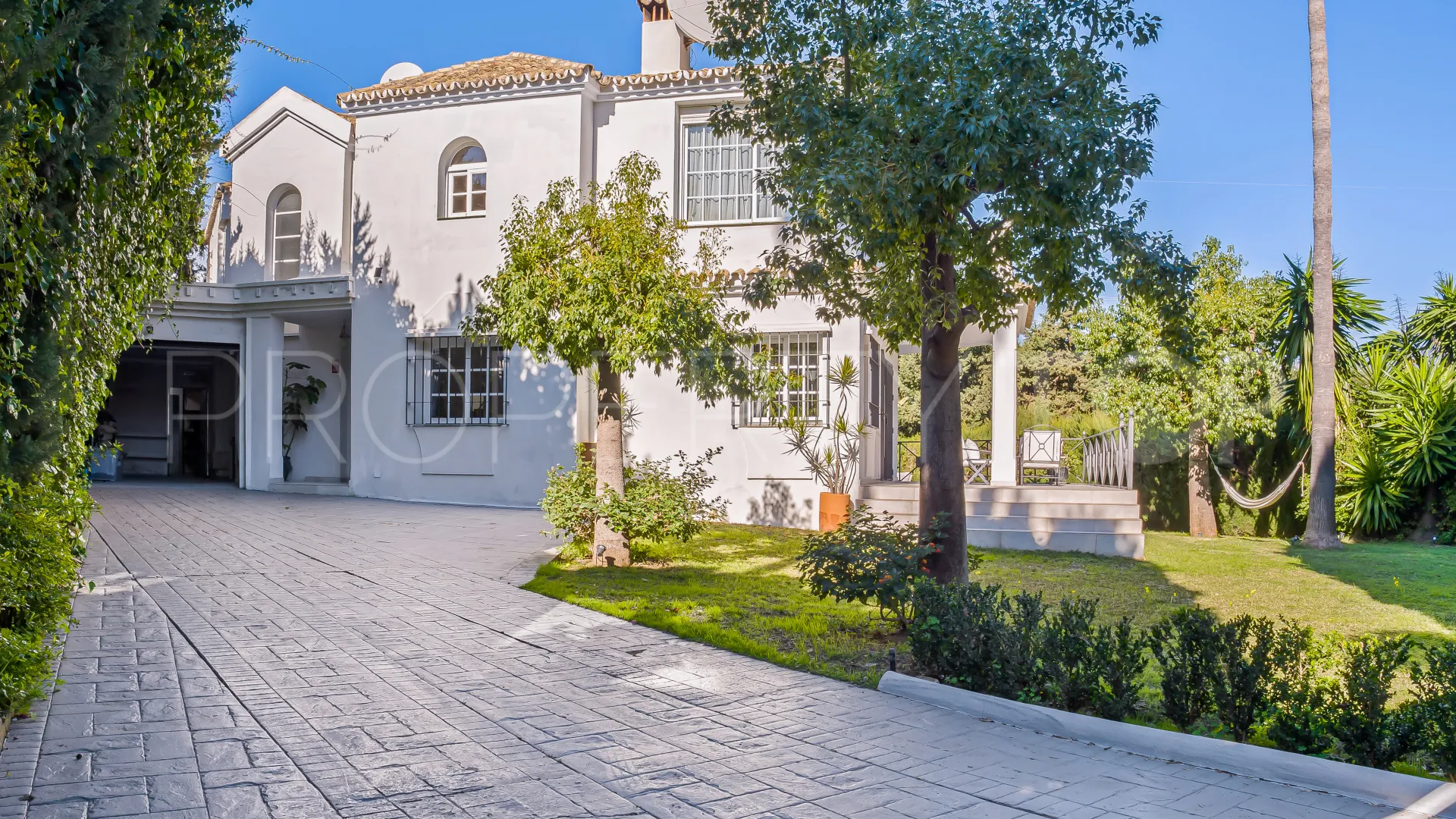 Villa with 5 bedrooms for sale in Nueva Andalucia
