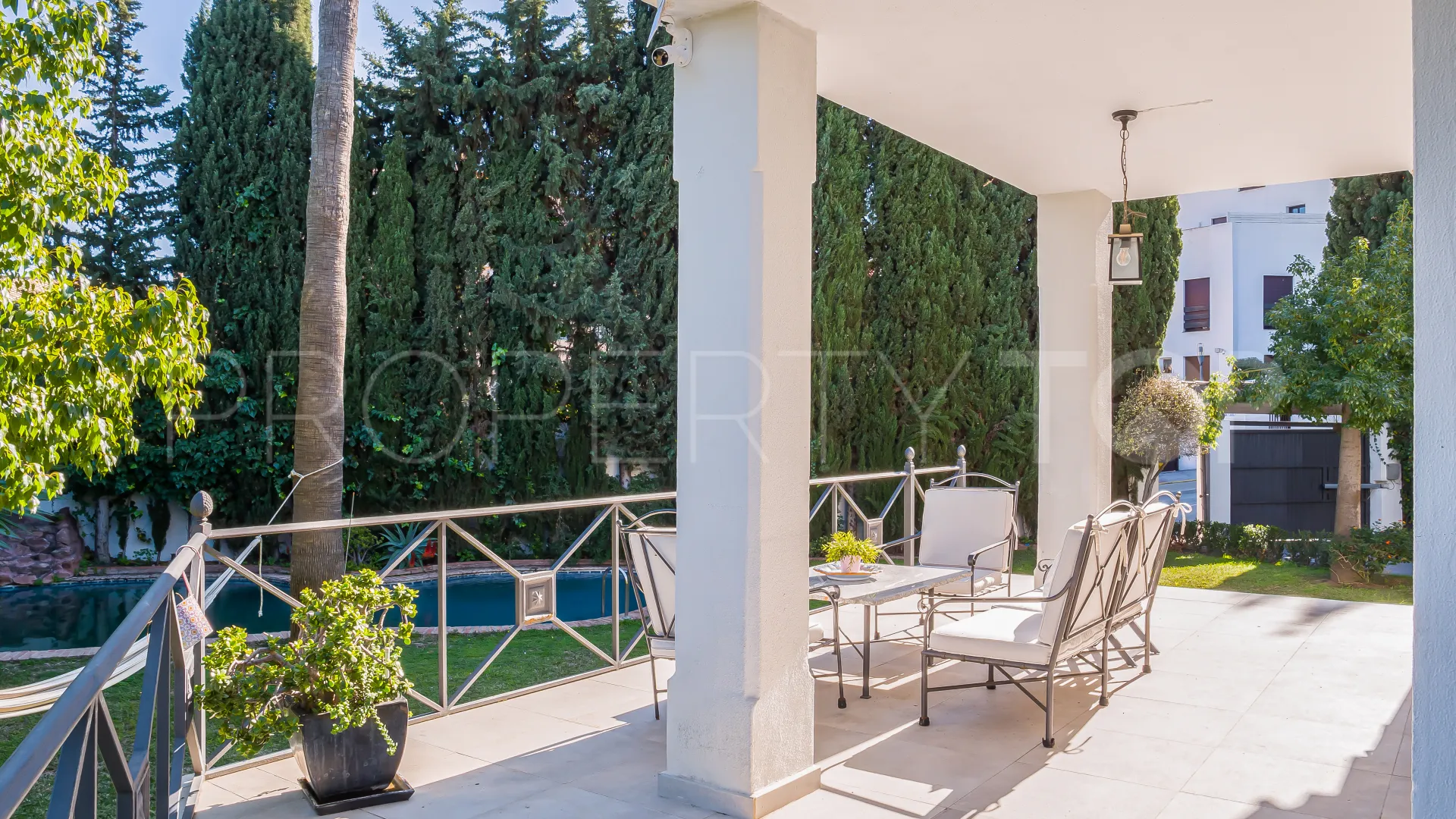 Villa with 5 bedrooms for sale in Nueva Andalucia