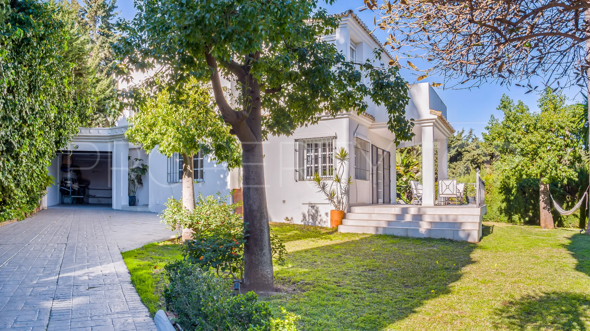 Villa with 5 bedrooms for sale in Nueva Andalucia